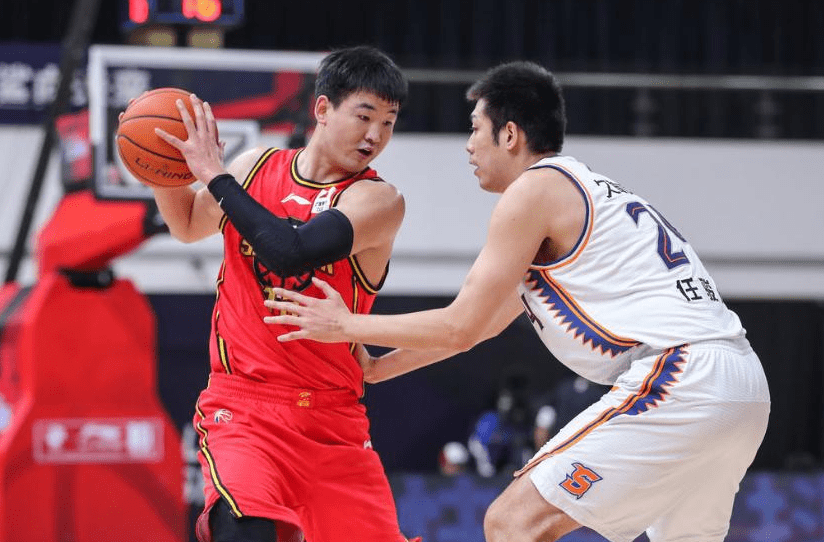 欧联窗口期再迎强敌，新疆广汇手感冰凉，主帅态度——更衣室稳定，临场指挥获称赞的简单介绍