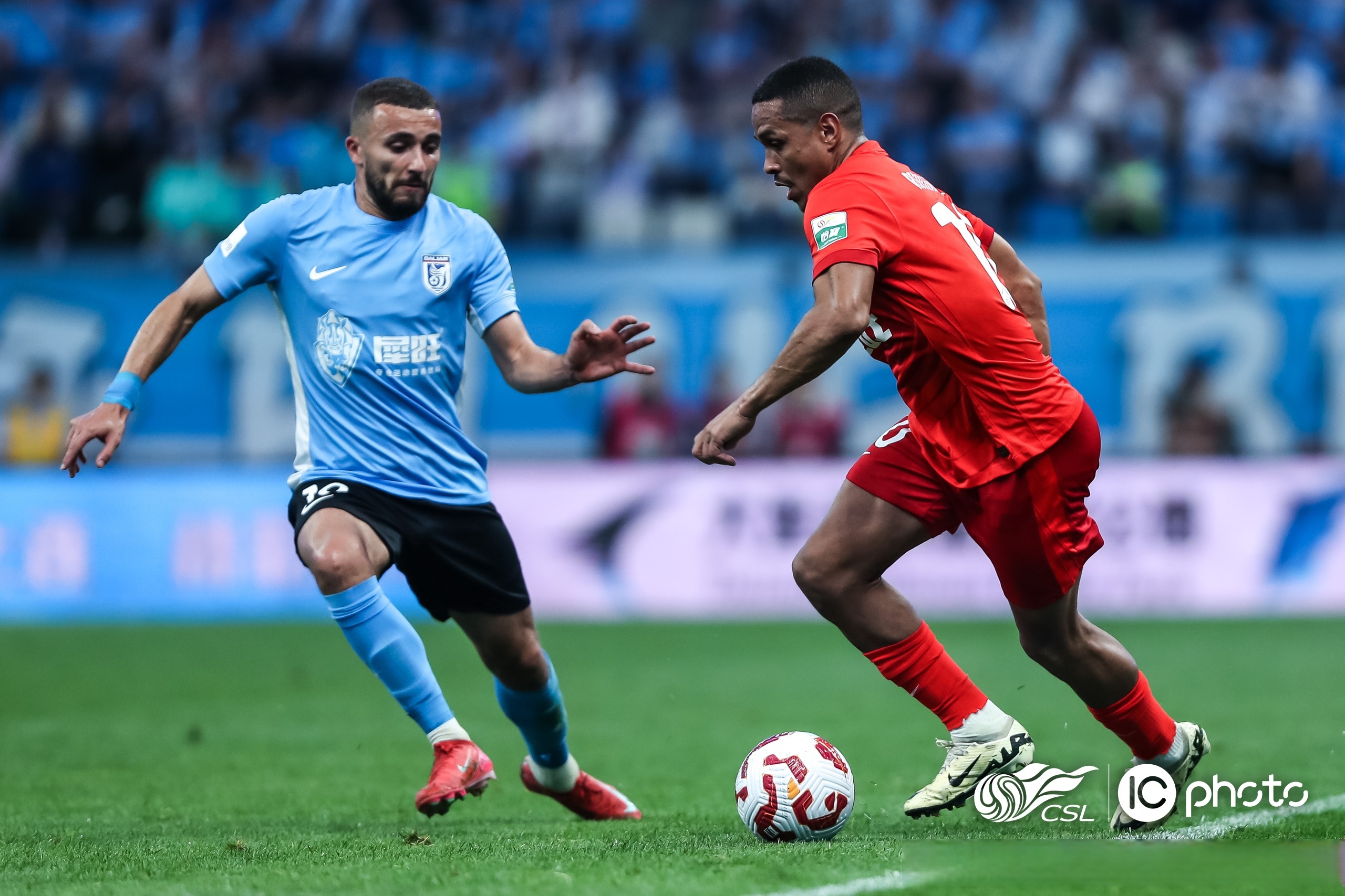 包含足总杯今晨走向成谜，门兴格拉德巴赫回应争议，更衣室稳定，年轻球员得到机会的词条